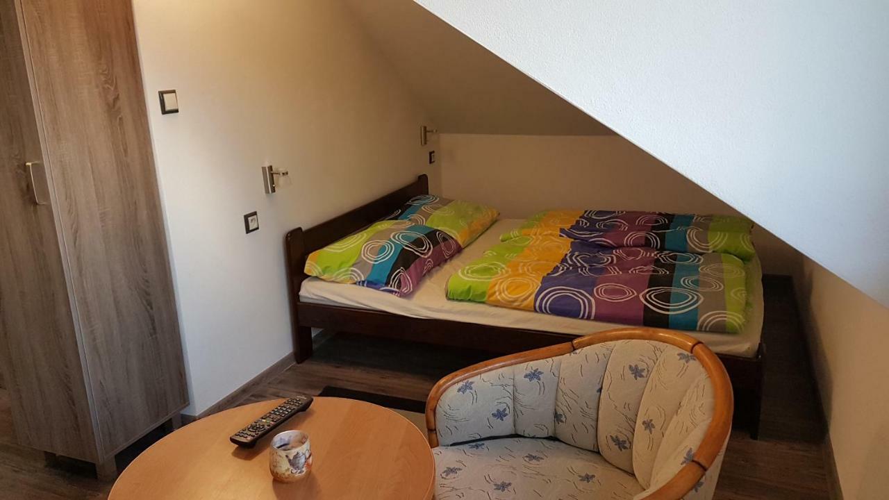 Room With A High Tatras View And Fireplace Штрба Экстерьер фото