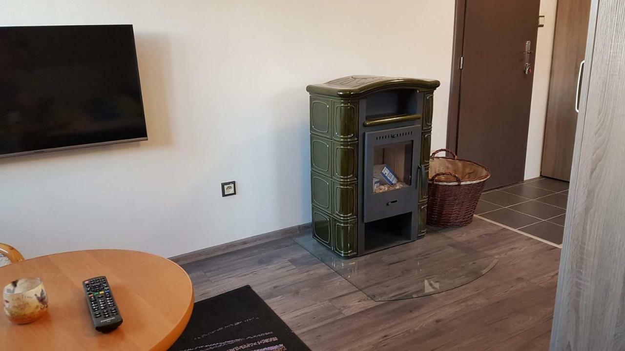 Room With A High Tatras View And Fireplace Штрба Экстерьер фото